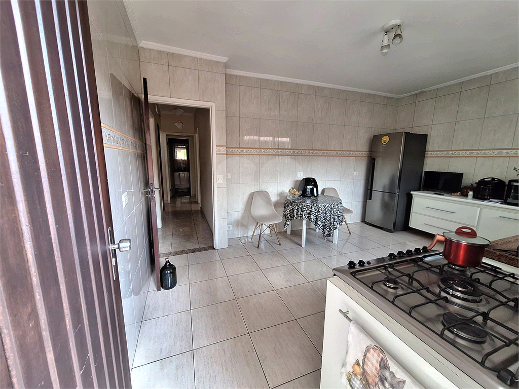 Casa Terrea com 03 dormitorios sendo 01 suite 02 vagas de garagem pronta para morar sem reformas 