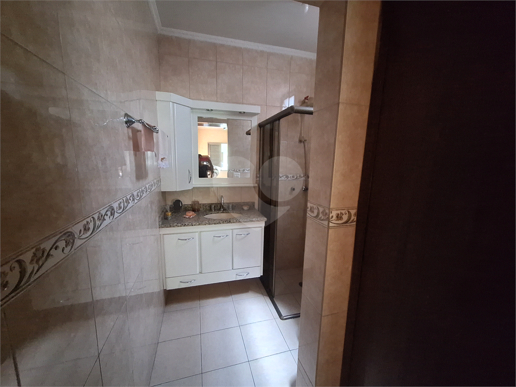 Casa Terrea com 03 dormitorios sendo 01 suite 02 vagas de garagem pronta para morar sem reformas 