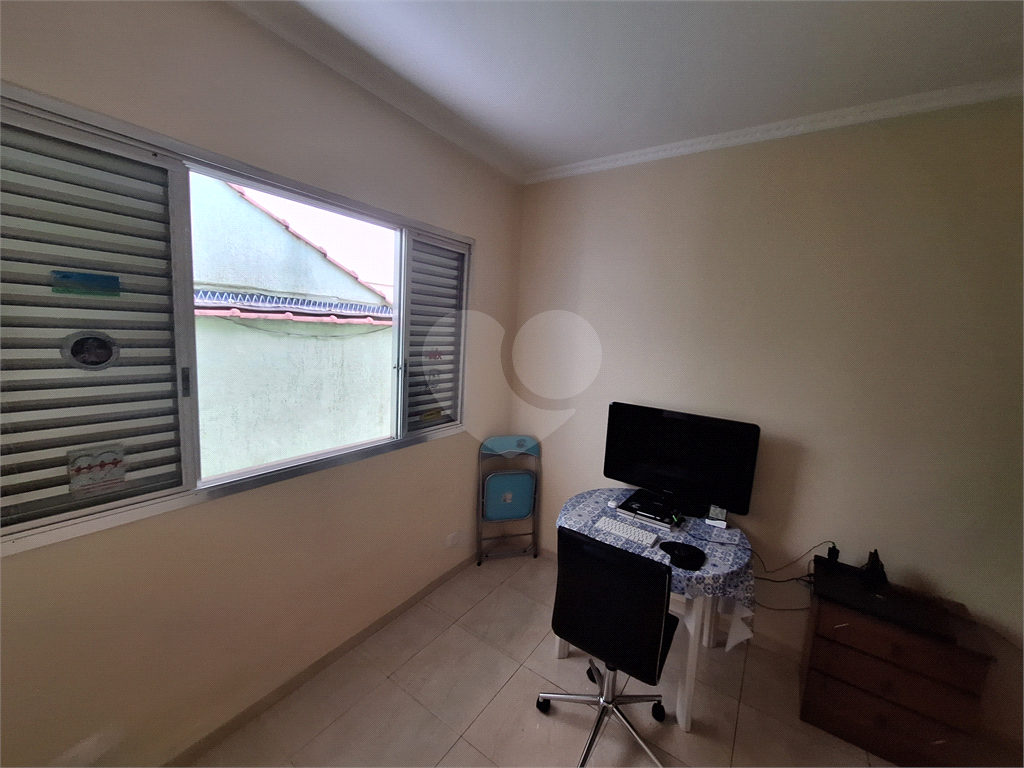 Casa Terrea com 03 dormitorios sendo 01 suite 02 vagas de garagem pronta para morar sem reformas 
