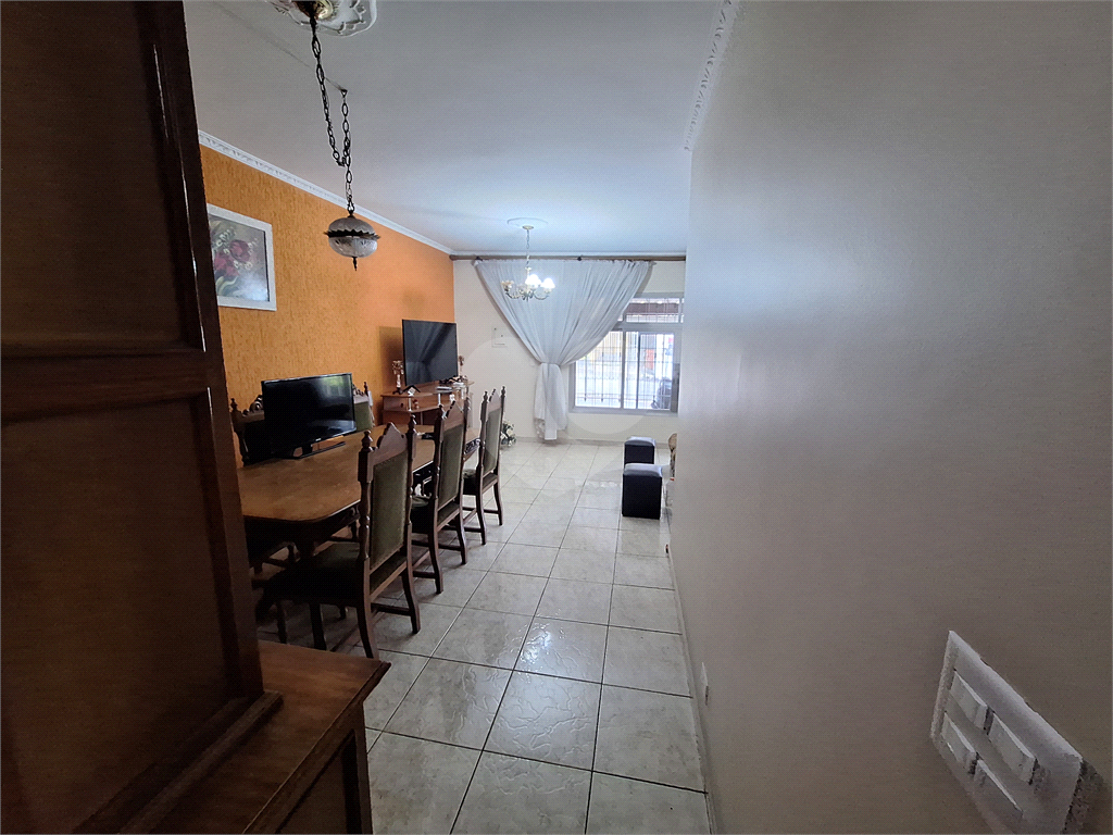 Casa Terrea com 03 dormitorios sendo 01 suite 02 vagas de garagem pronta para morar sem reformas 