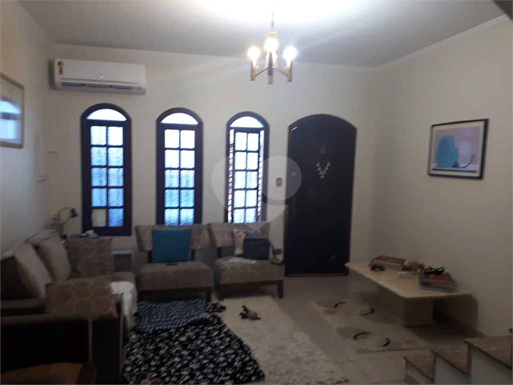 Sobrado à venda com 4 quartos, 129m² - Foto 1