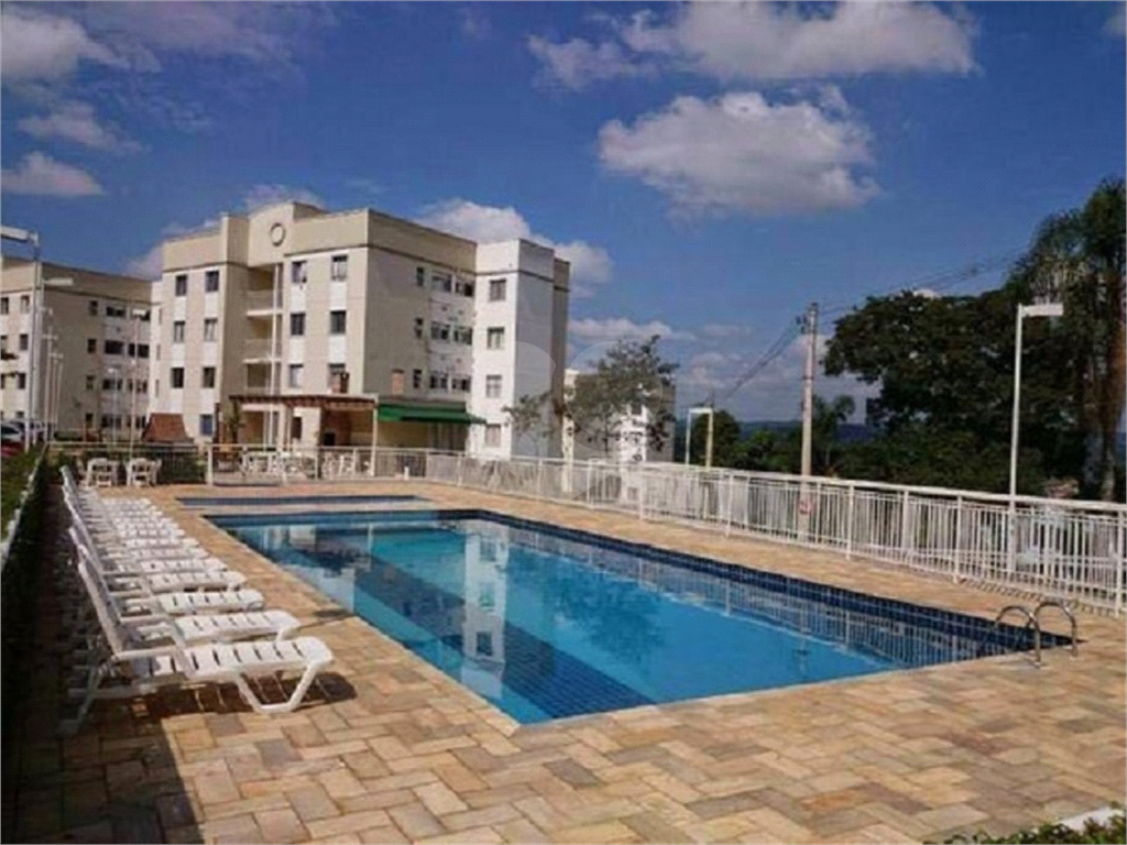 Apartamento no Residencial Bosque Clube Cotia. 