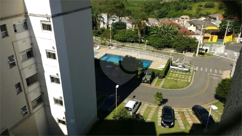 Apartamento no Residencial Bosque Clube Cotia. 