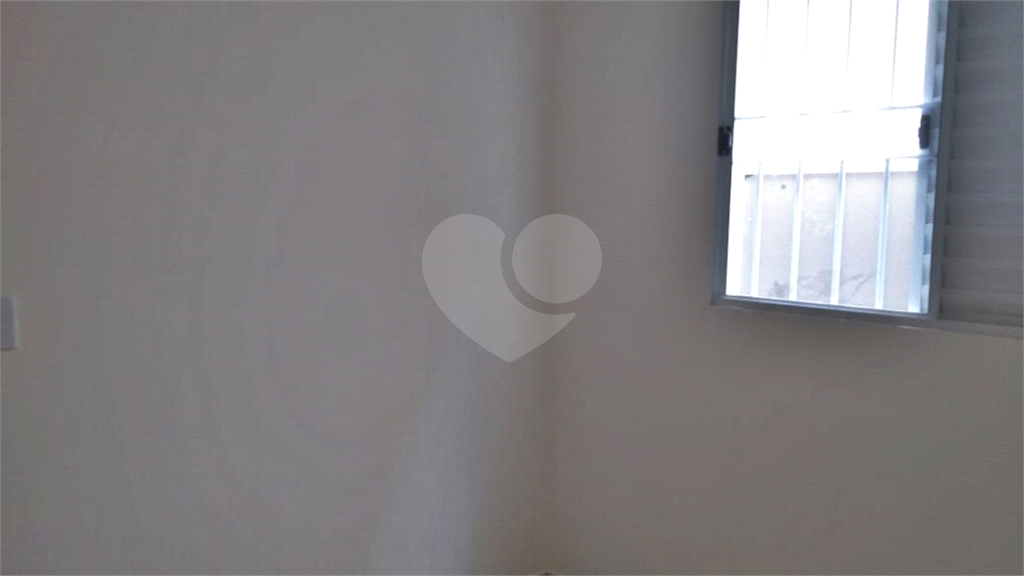 Condomínio na Parada inglesa com 2 dormitórios. 10 minutos a pé para o Metrô