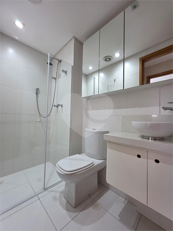 PORTEIRA FECHADA. Apartamento mobiliado e com todos os eletro domésticos e decorado
