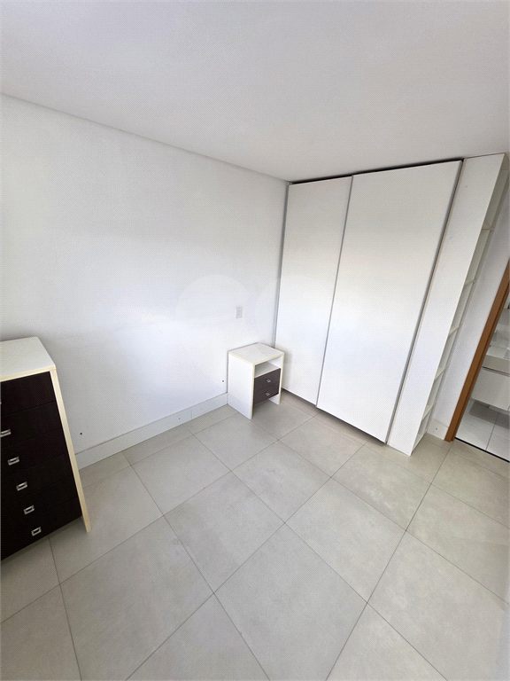 PORTEIRA FECHADA. Apartamento mobiliado e com todos os eletro domésticos e decorado