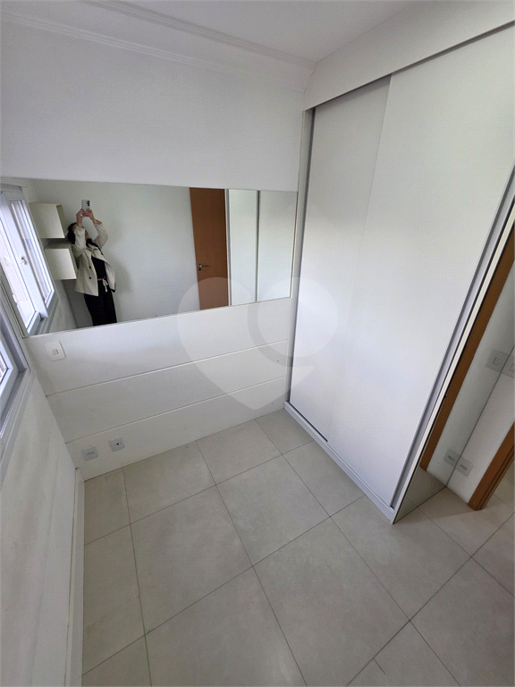PORTEIRA FECHADA. Apartamento mobiliado e com todos os eletro domésticos e decorado
