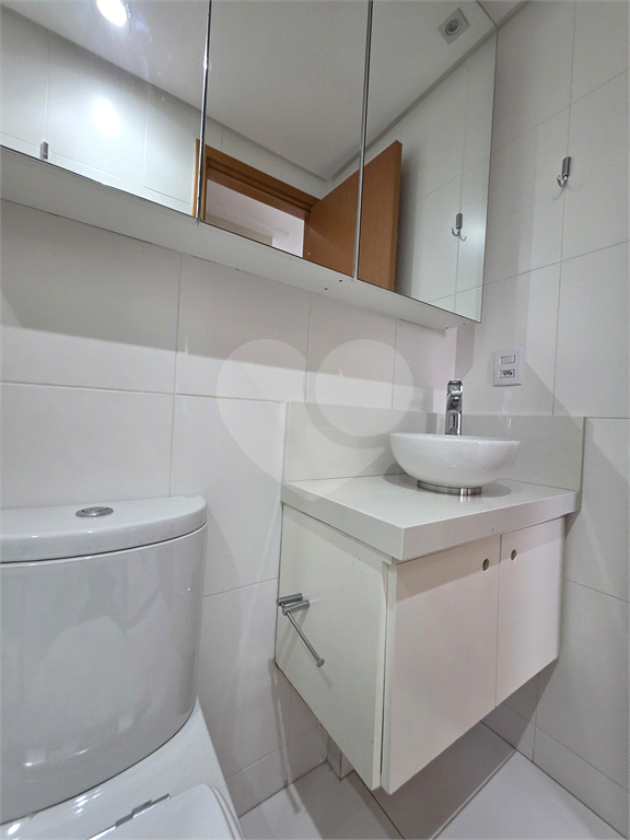 PORTEIRA FECHADA. Apartamento mobiliado e com todos os eletro domésticos e decorado