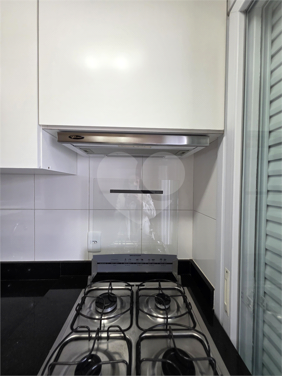 PORTEIRA FECHADA. Apartamento mobiliado e com todos os eletro domésticos e decorado