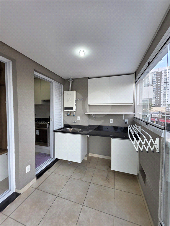 PORTEIRA FECHADA. Apartamento mobiliado e com todos os eletro domésticos e decorado