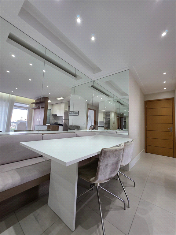PORTEIRA FECHADA. Apartamento mobiliado e com todos os eletro domésticos e decorado