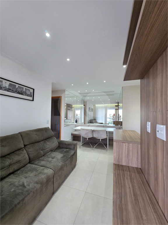 PORTEIRA FECHADA. Apartamento mobiliado e com todos os eletro domésticos e decorado