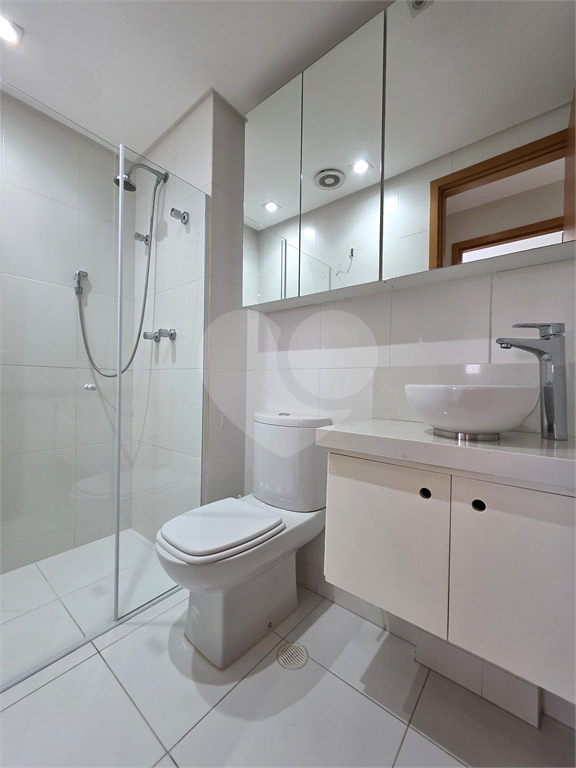 PORTEIRA FECHADA. Apartamento mobiliado e com todos os eletro domésticos e decorado