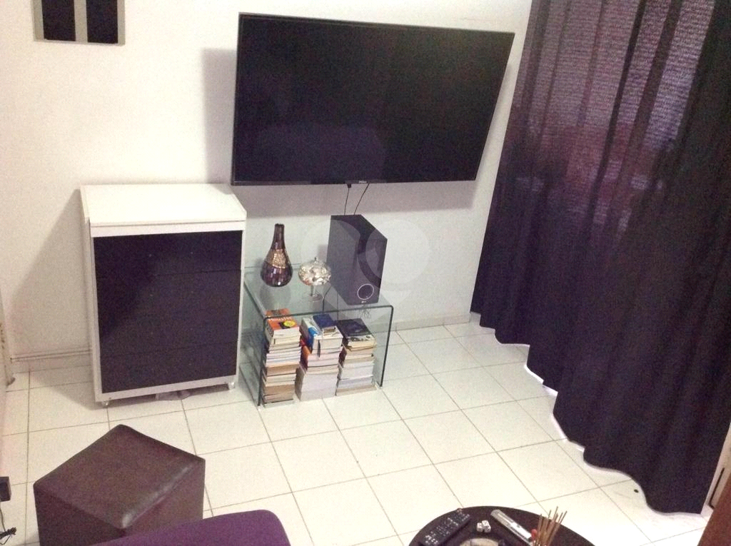 APARTAMENTO em SANTA CECÍLIA