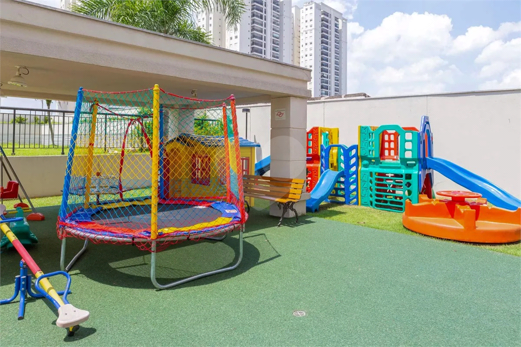 Apartamento com 148m2 Com 3 suítes, 3 vagas , Condominio Clube. 