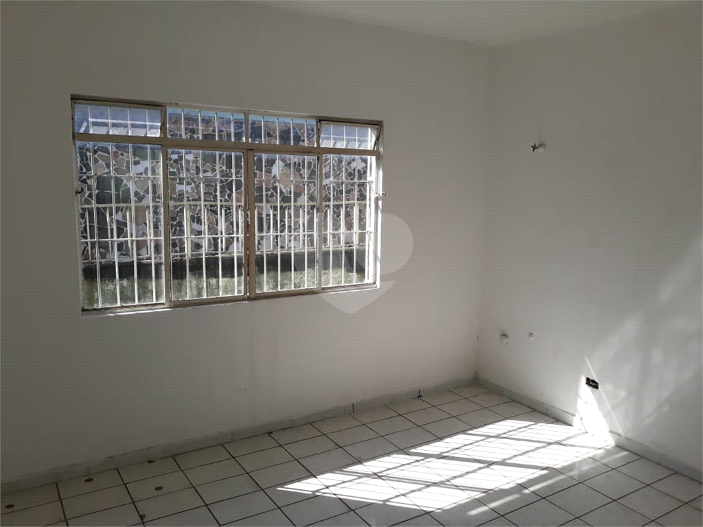 Galpão/Prédio de 2 andares na Região de Artur Alvim bairro parque Paineira