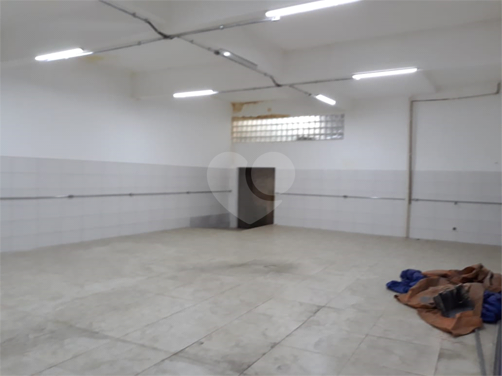 Galpão/Prédio de 2 andares na Região de Artur Alvim bairro parque Paineira