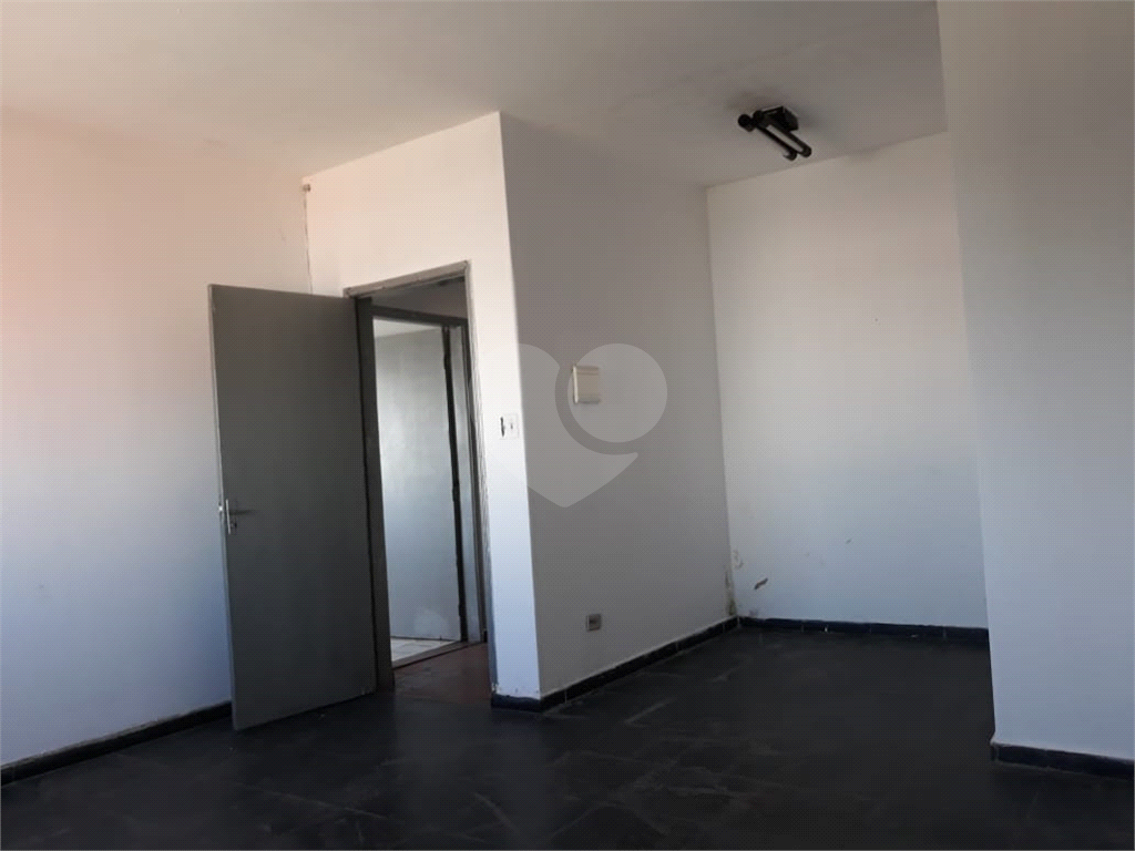 Galpão/Prédio de 2 andares na Região de Artur Alvim bairro parque Paineira
