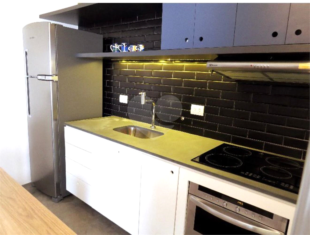APARTAMENTO em CAMPO BELO