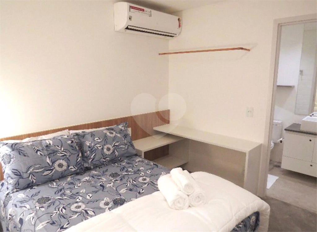 APARTAMENTO em CAMPO BELO