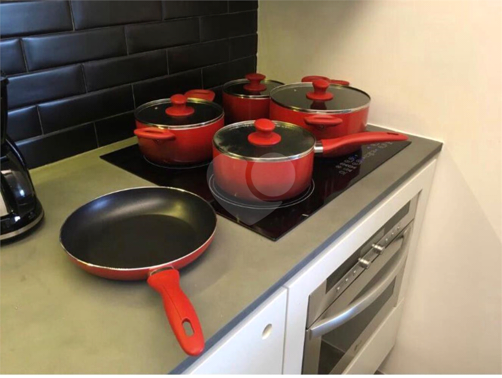 APARTAMENTO em CAMPO BELO