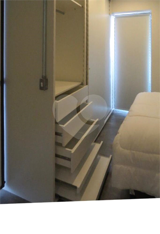 APARTAMENTO em CAMPO BELO