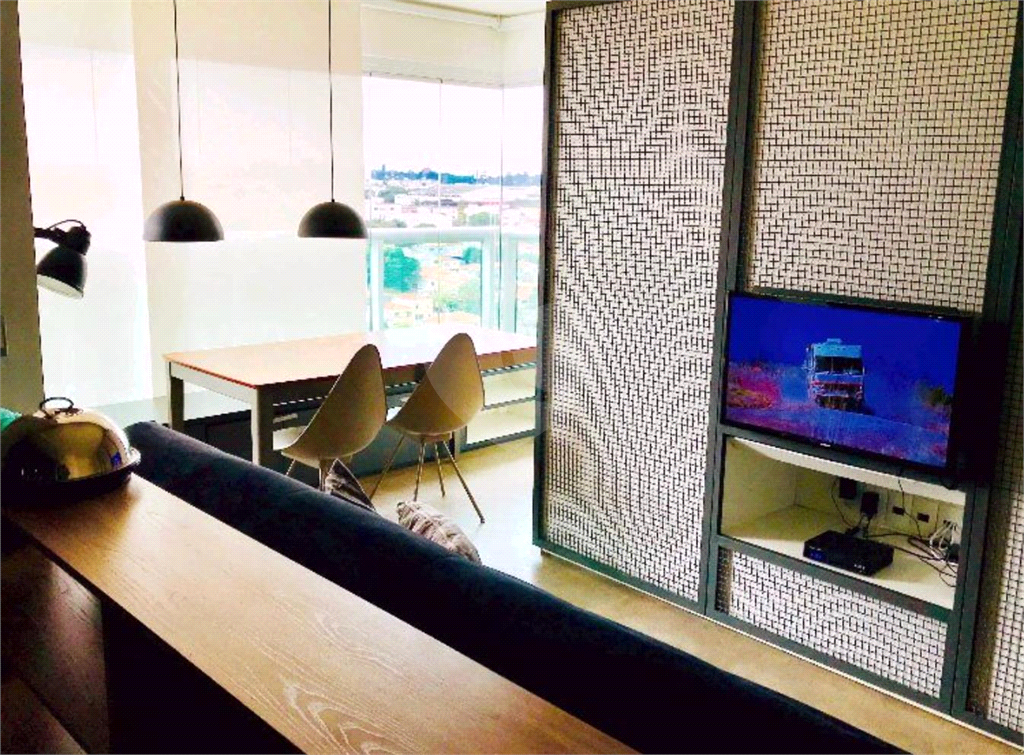 APARTAMENTO em CAMPO BELO
