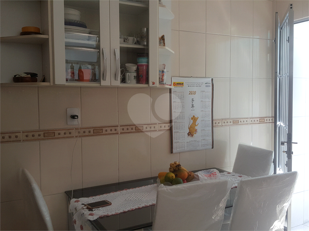 SOBRADO A VENDA NO JARDIM TREMEMBÉ - 2 DORMÍTORIOS E 2 VAGAS DE GARAGEM