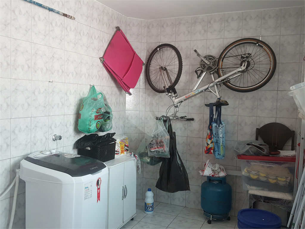 SOBRADO A VENDA NO JARDIM TREMEMBÉ - 2 DORMÍTORIOS E 2 VAGAS DE GARAGEM