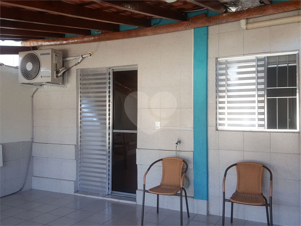 SOBRADO A VENDA NO JARDIM TREMEMBÉ - 2 DORMÍTORIOS E 2 VAGAS DE GARAGEM