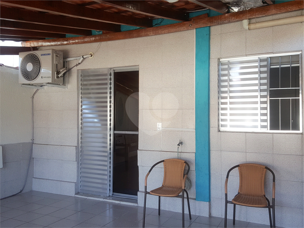 SOBRADO A VENDA NO JARDIM TREMEMBÉ - 2 DORMÍTORIOS E 2 VAGAS DE GARAGEM