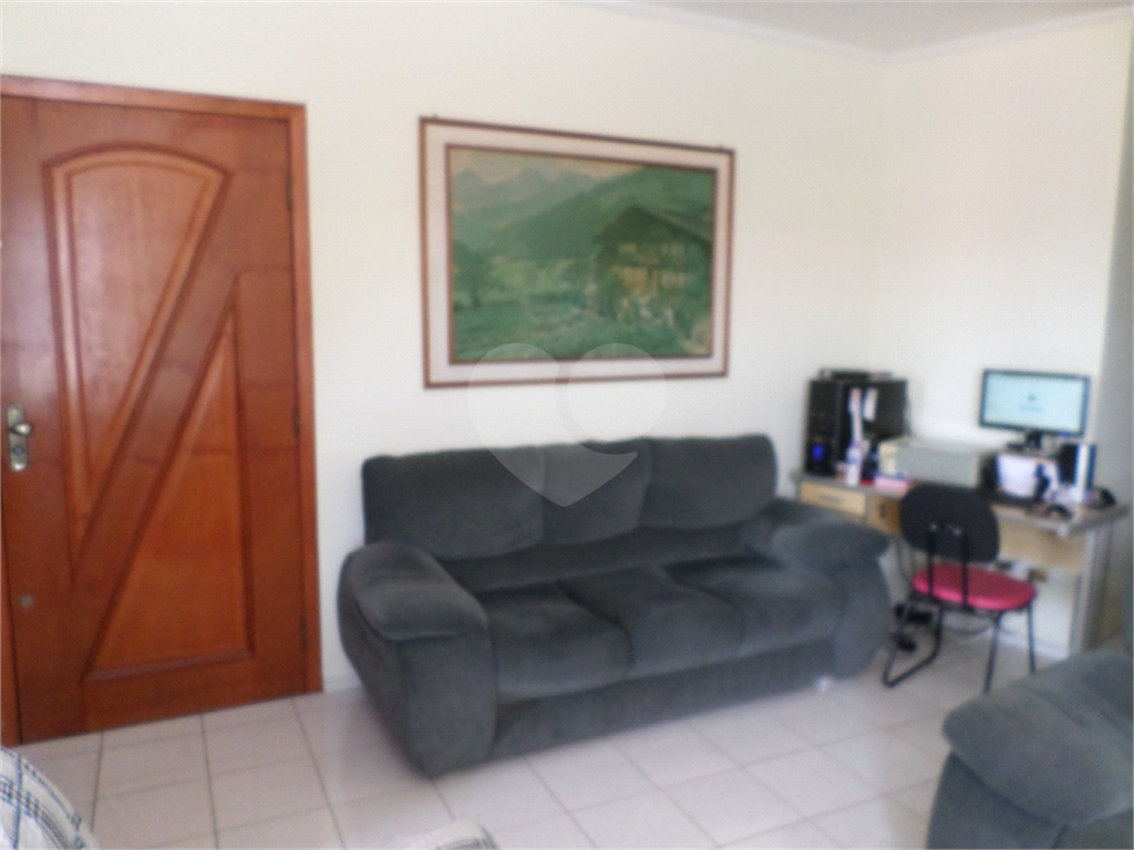 Sobrado a venda em Guarulhos 3 quartos
