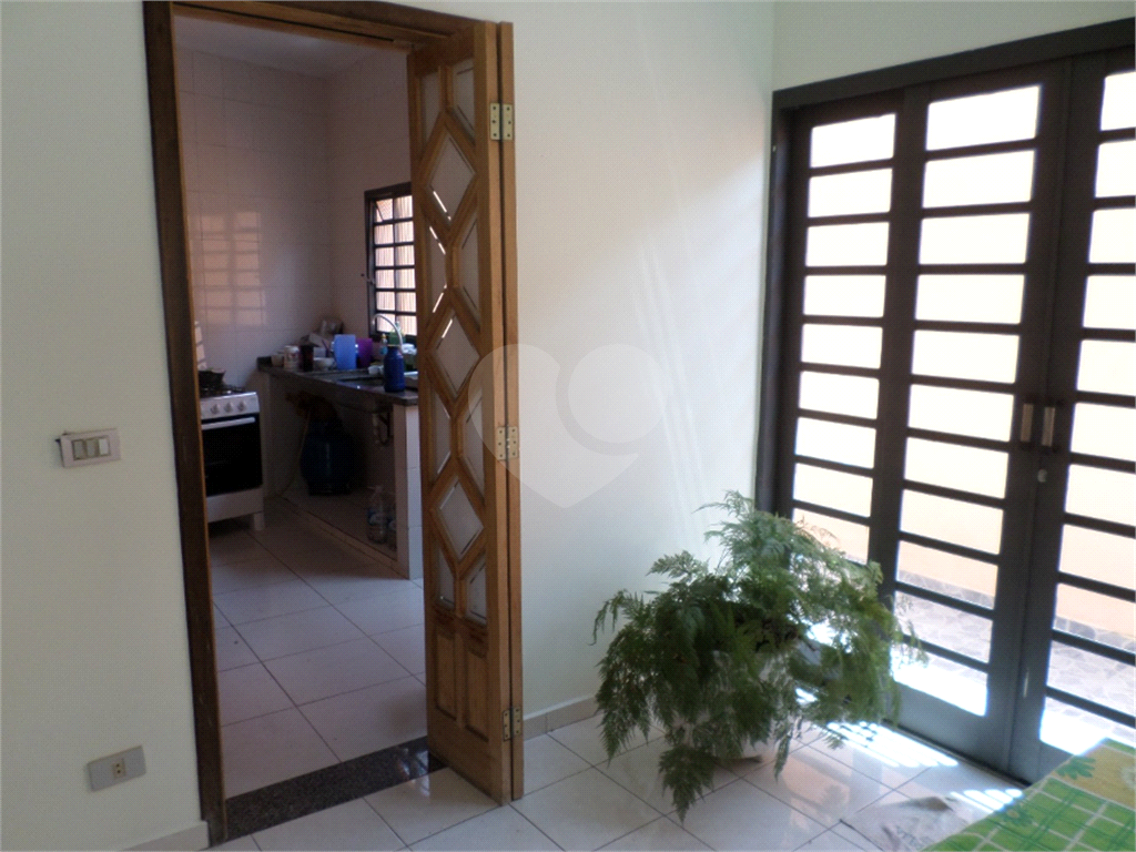 Sobrado a venda em Guarulhos 3 quartos