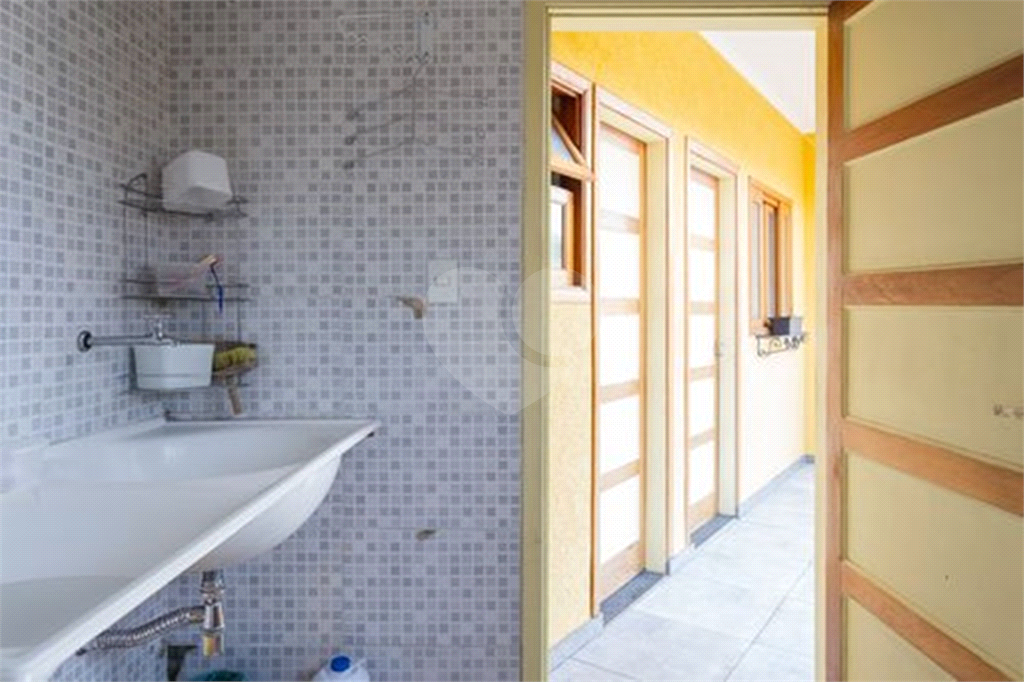 CASA TÉRREA À VENDA REFORMADA COM 3 QUARTOS, 3 VAGAS NA LAPA.