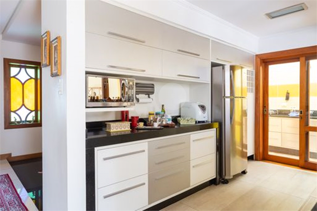 CASA TÉRREA À VENDA REFORMADA COM 3 QUARTOS, 3 VAGAS NA LAPA.