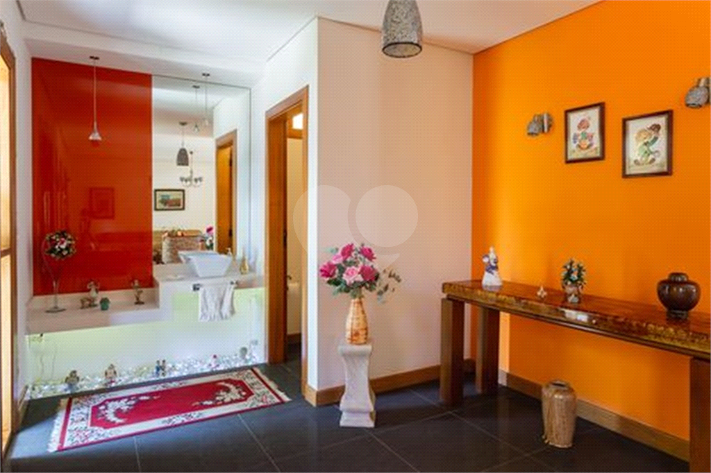 CASA TÉRREA À VENDA REFORMADA COM 3 QUARTOS, 3 VAGAS NA LAPA.