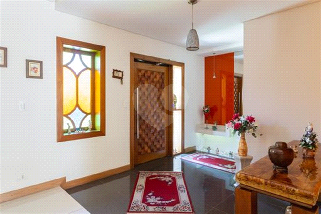 CASA TÉRREA À VENDA REFORMADA COM 3 QUARTOS, 3 VAGAS NA LAPA.