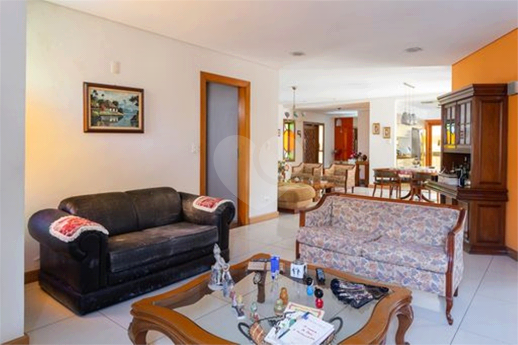 CASA TÉRREA À VENDA REFORMADA COM 3 QUARTOS, 3 VAGAS NA LAPA.