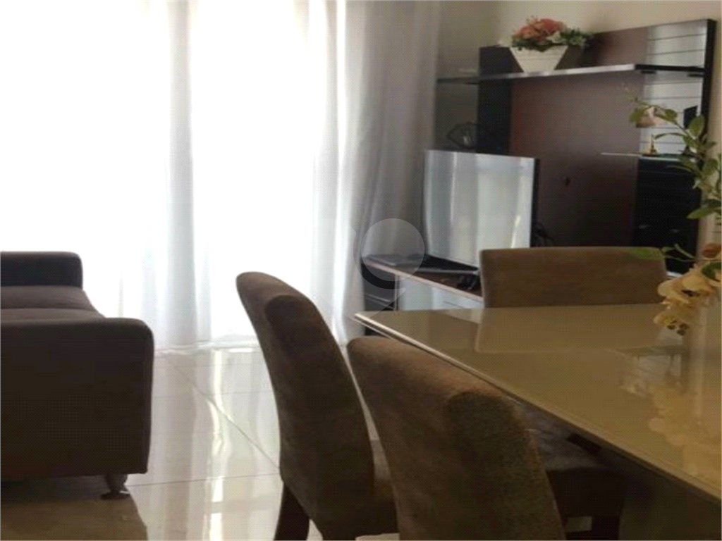 APARTAMENTO em TATUAPÉ