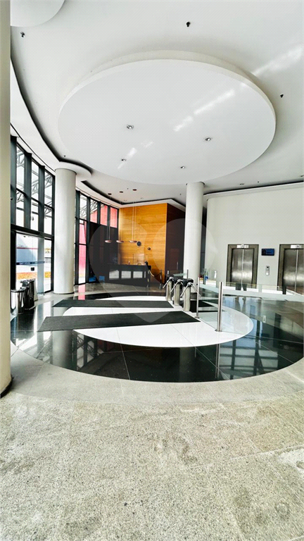 COBERTURA em PINHEIROS