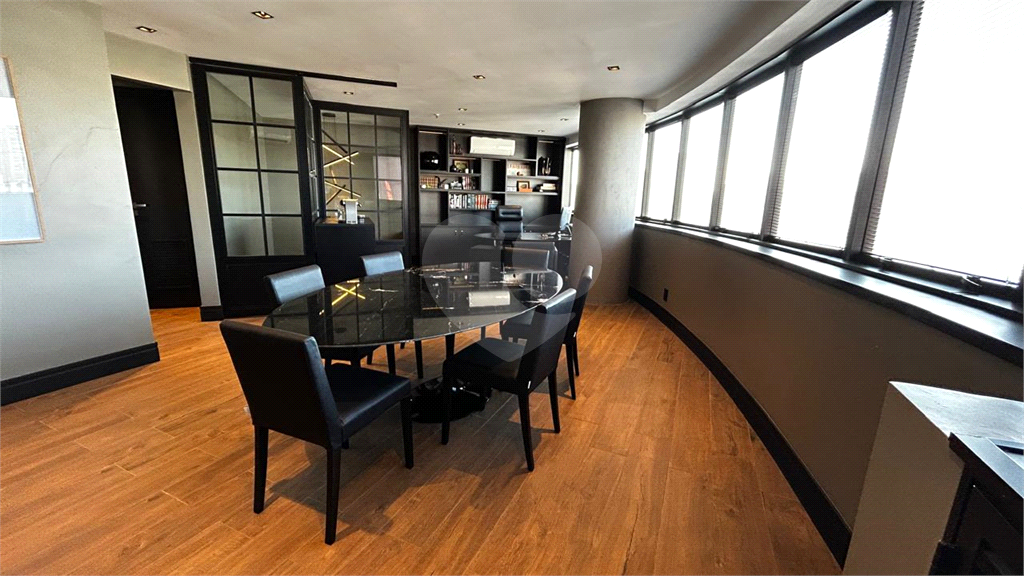 COBERTURA em PINHEIROS