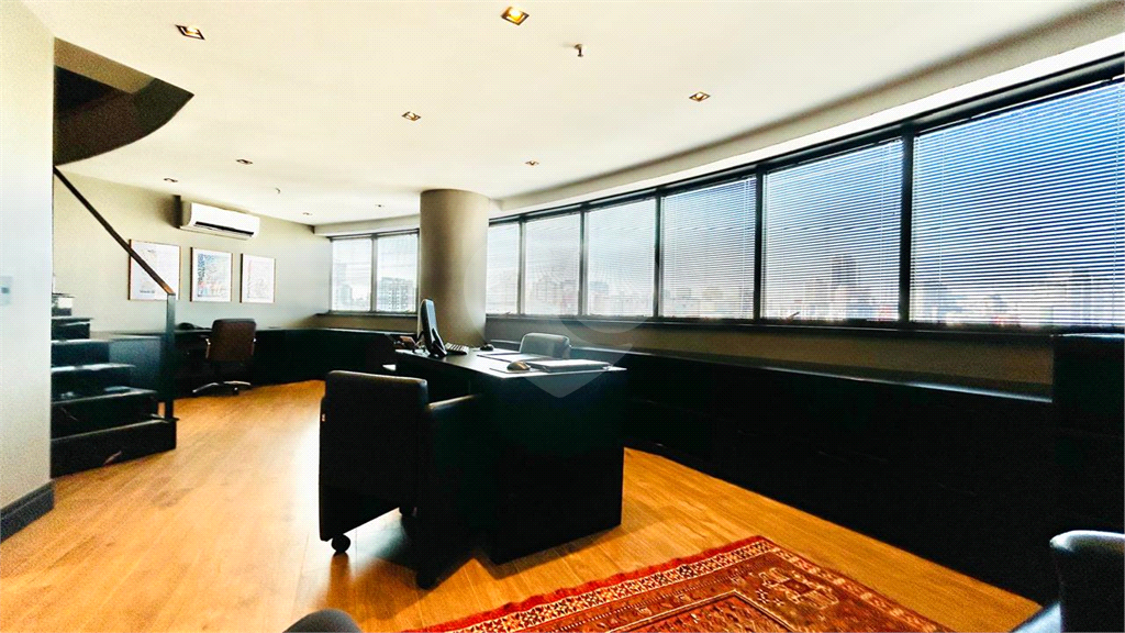 COBERTURA em PINHEIROS