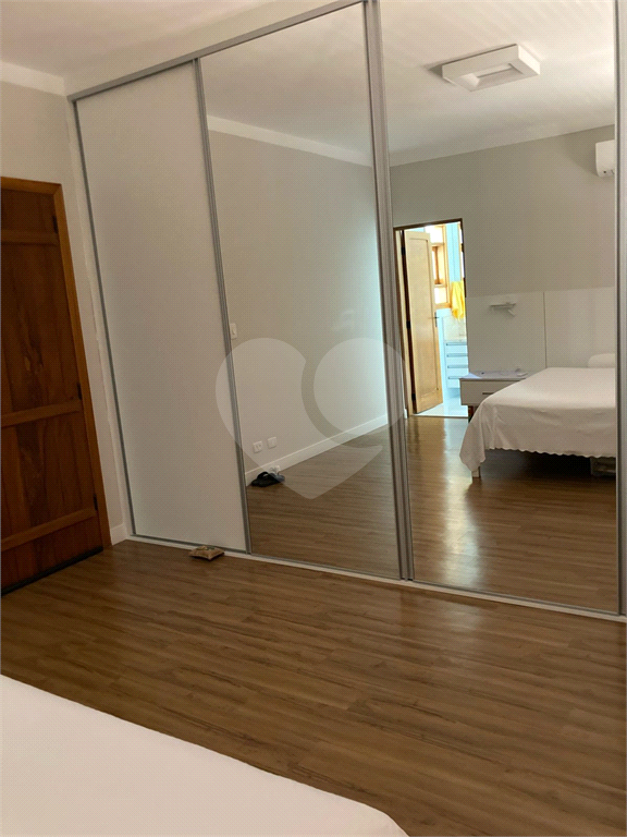 Charmosa casa de vila, ecossustentável, em Santana