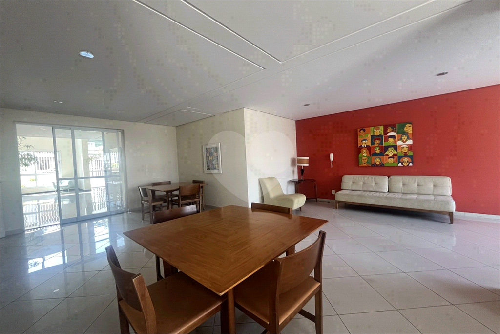 APARTAMENTO em PERDIZES