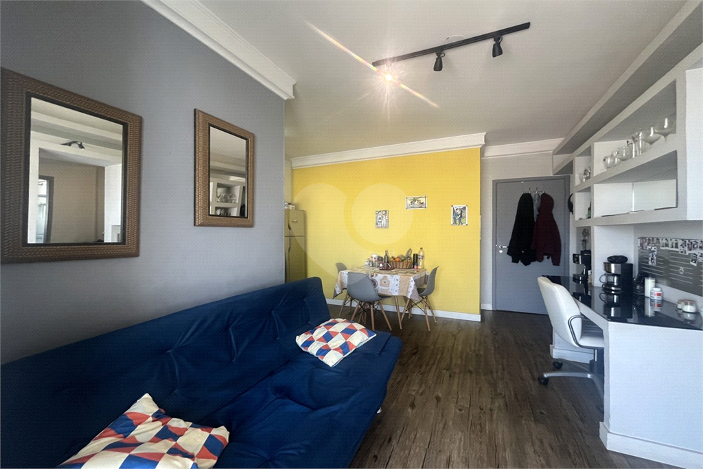 APARTAMENTO em PERDIZES