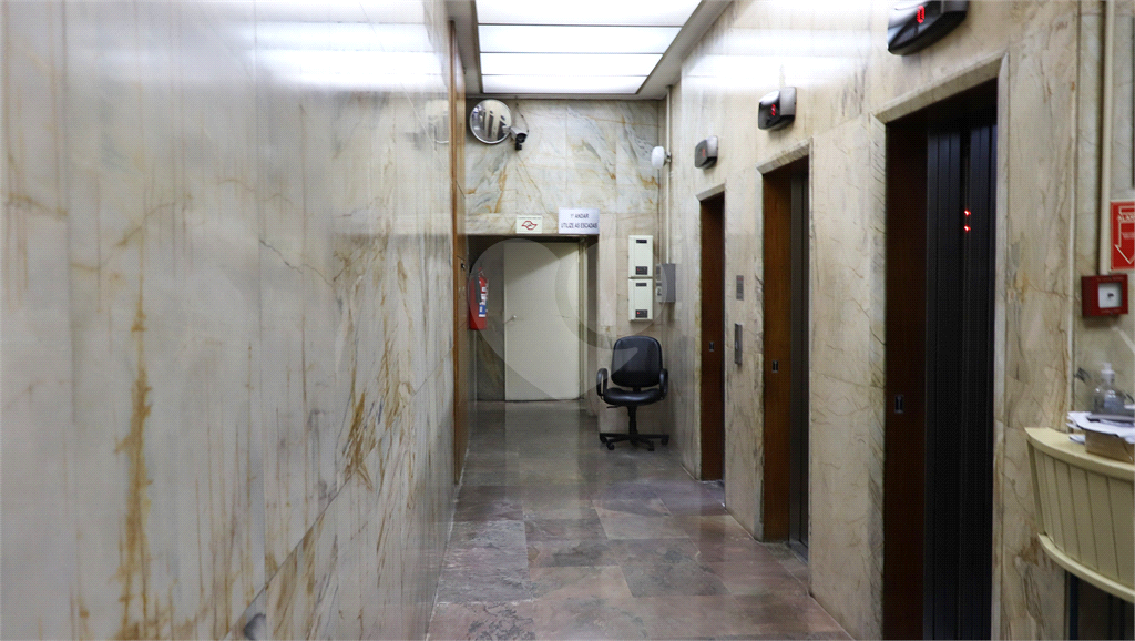 Sala comercial na República
