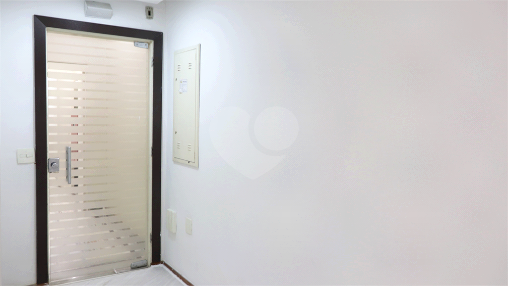 Sala comercial na República