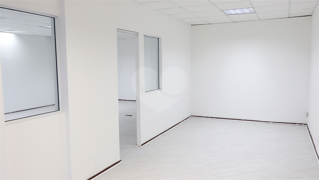 Sala comercial na República