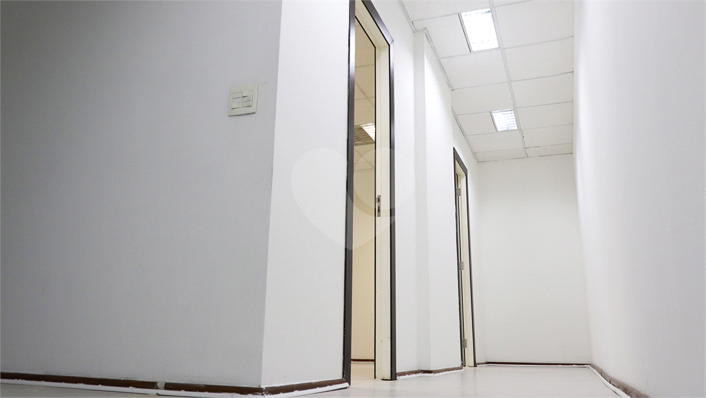Sala comercial na República