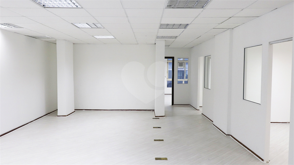 Sala comercial na República
